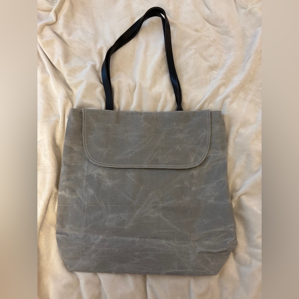 Gray shoulder bag